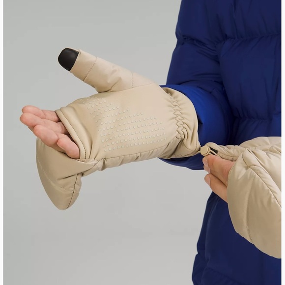 lululemon athletica Accessories - Lululemon Wunder Puff Mittens L/XL New with Tags